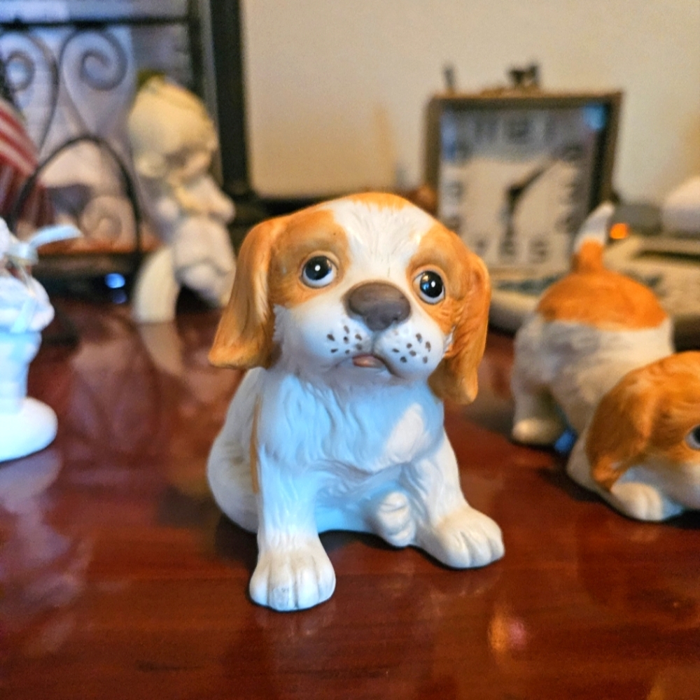 Two Vintage Beagle Hound Pup Figurines